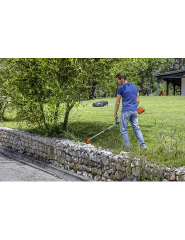 Roboty koszące - HUSQVARNA AUTOMOWER® 440 2