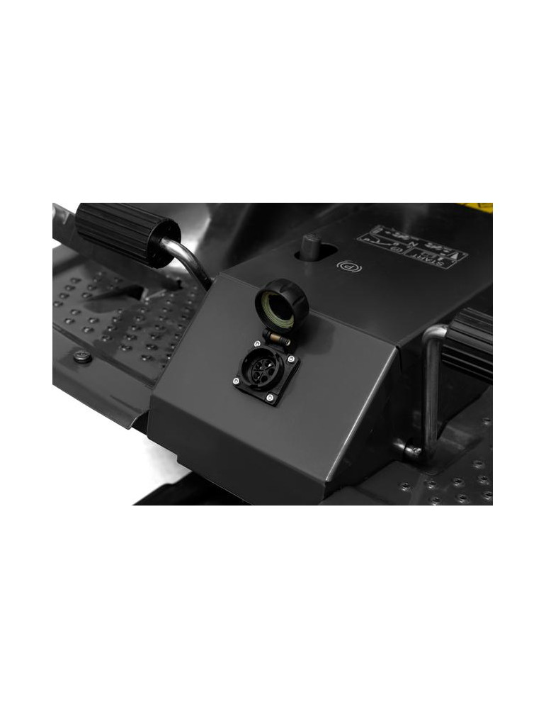 Osprzęt montowany z przodu - Power outlet kit - Front