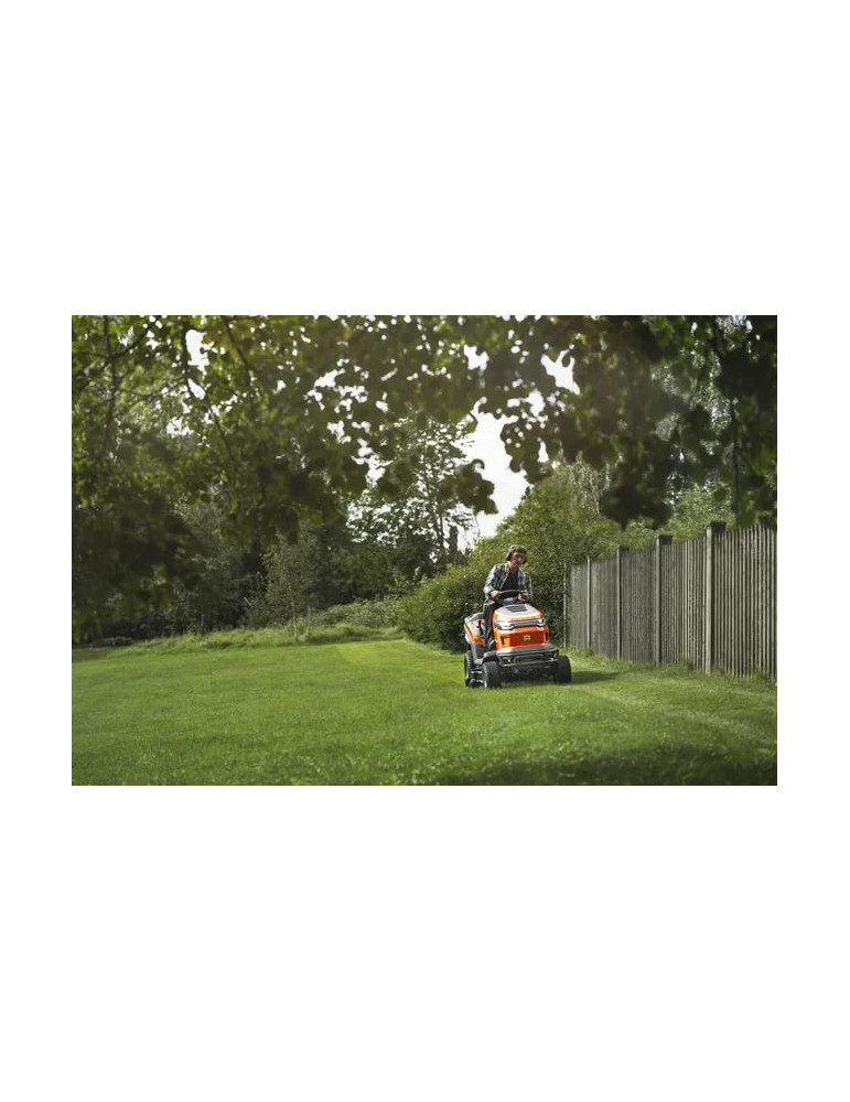 Traktory ogrodowe - Husqvarna TC 220T