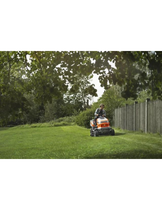 Traktory ogrodowe - Husqvarna TC 220T