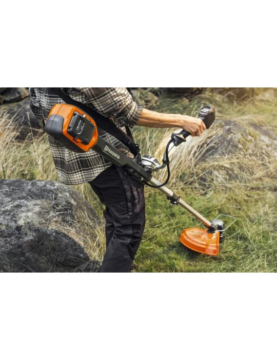 Podkaszarki - Model Husqvarna 220iR z akumulatorem i ładowarką